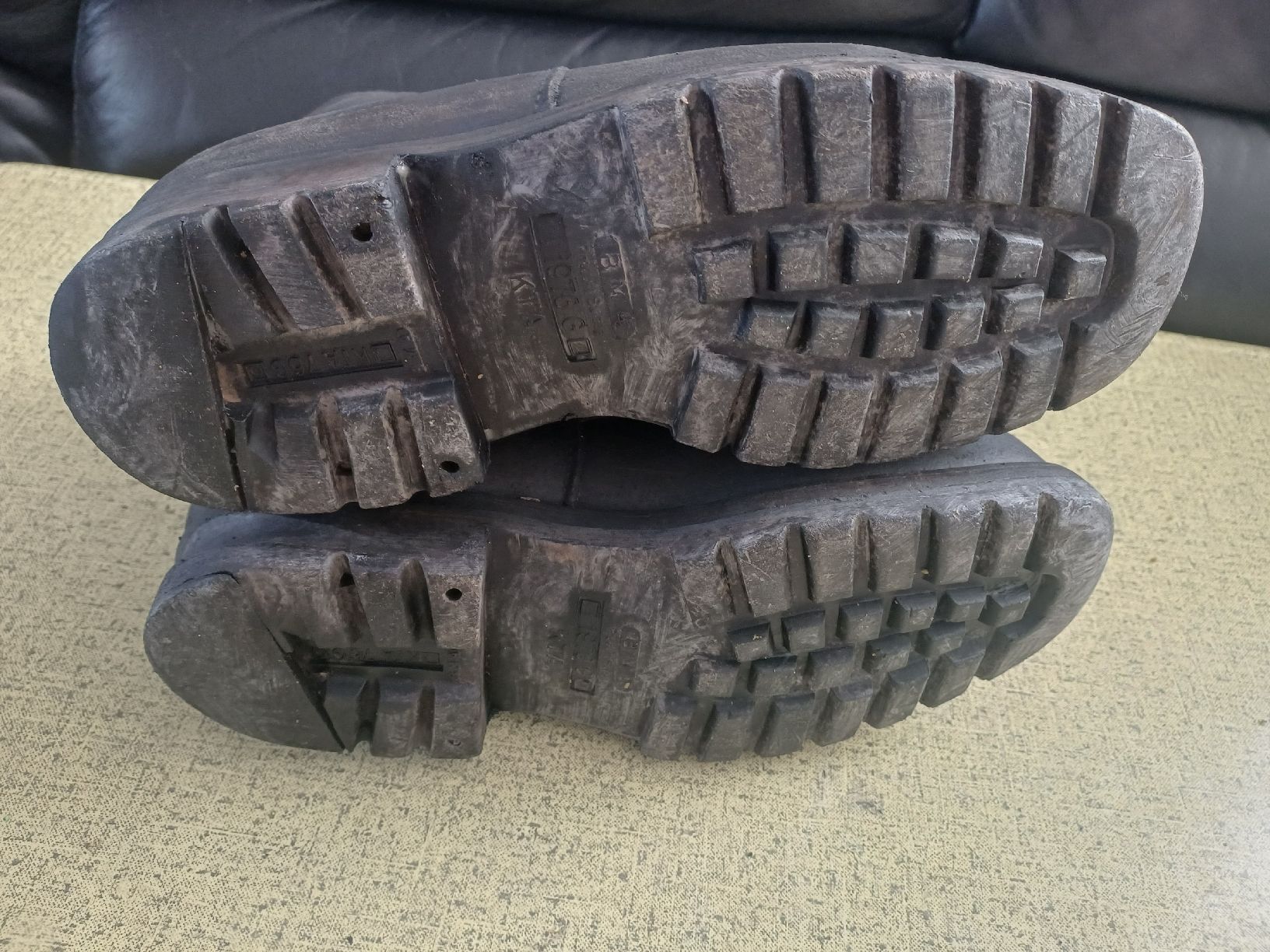 Schweizer Armee Herrenschuhe: Armeeschuhe Grösse 42 Breite 4 Schweizer Armee – Gebraucht aus Ebersecken von Napf08 4