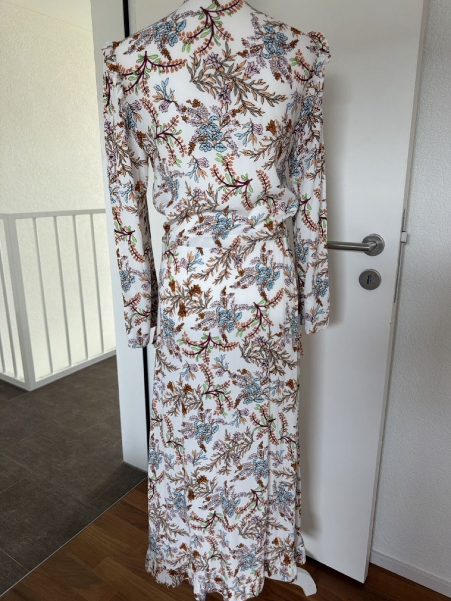 Maje Kleider: Wunderschönes Maje Kleid Gr. 36/S – Neu (gemäss Beschreibung) aus Gutenswil von Freetibet1 4