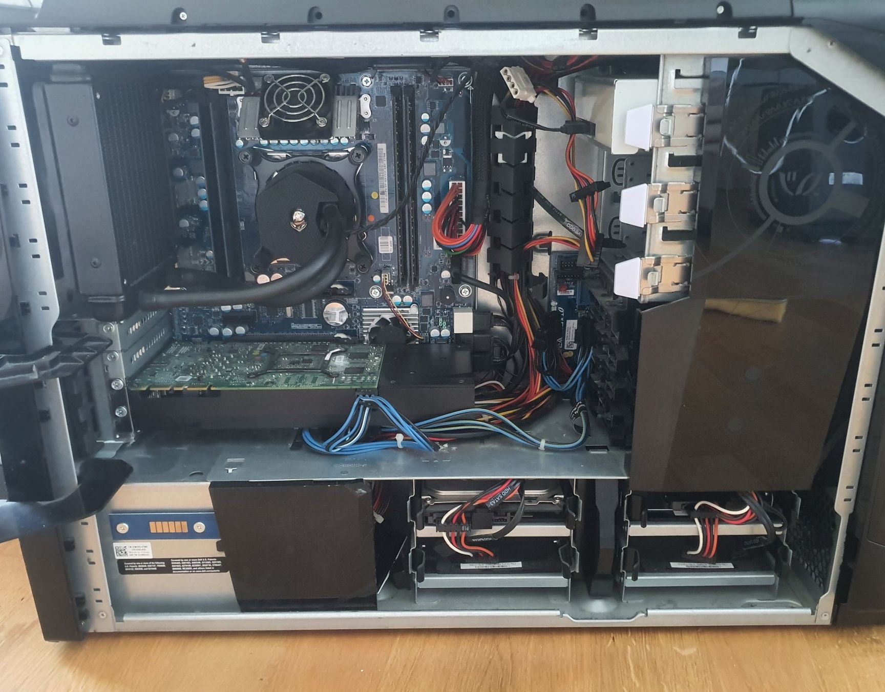 Alienware PCs: PC gaming Alienware Aurora R4 – Gebraucht aus Matran von