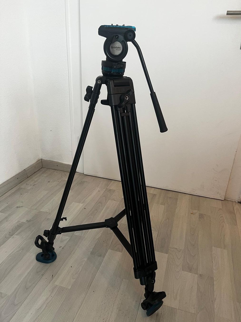 Benro Trépieds & Accessoires: Benro KH26PC Videostativ – D'occasion à Luzern par ORISONO