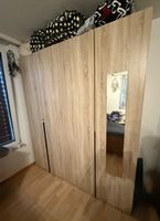 Kleiderschrank