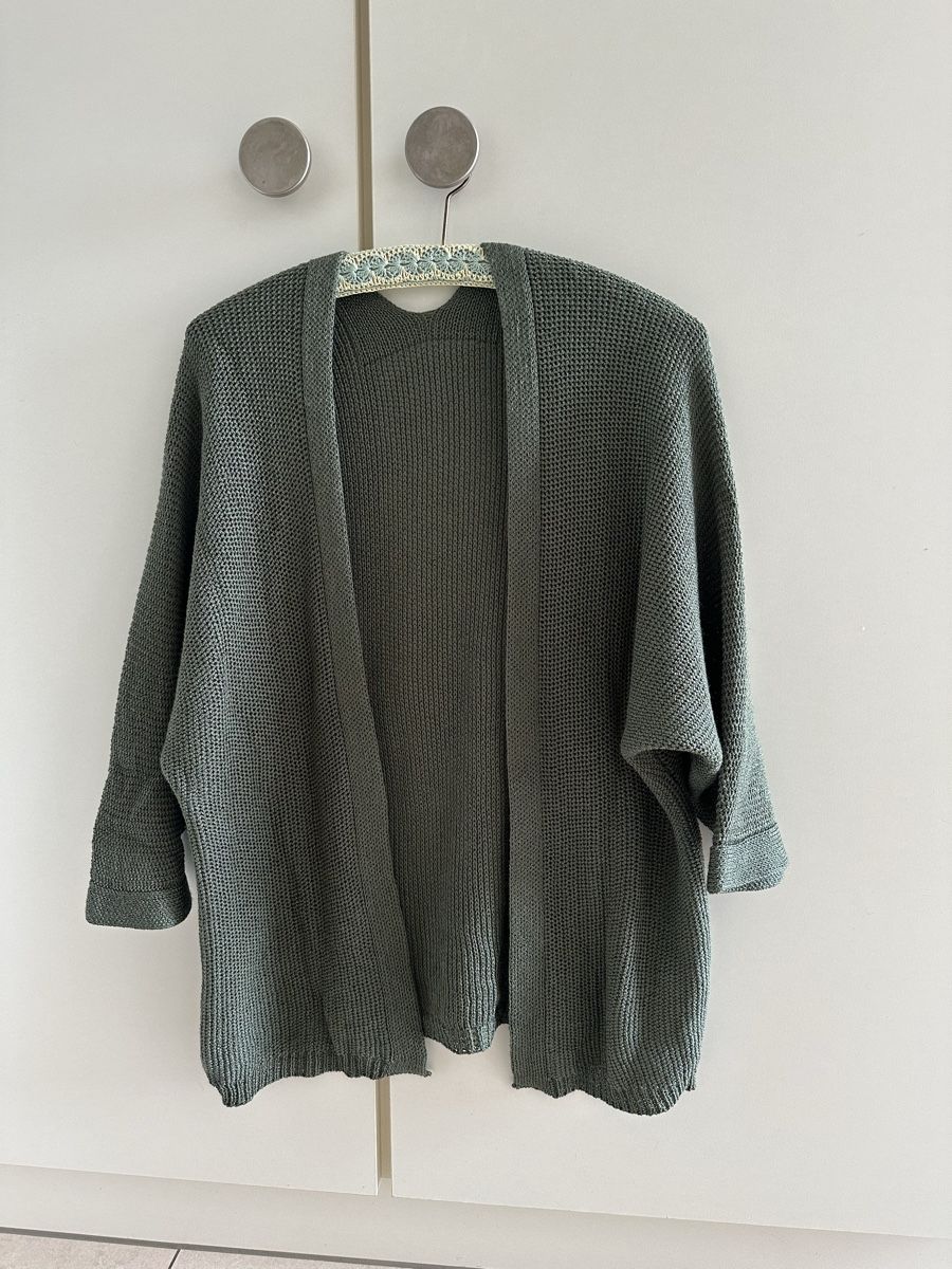 Giacche: Neue Olivgrüne Strickjacke Grösse One – Nuovo (secondo la descrizione) da Langnau aA venduto da Camelia14 2