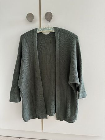 Neue Olivgrüne Strickjacke Grösse One