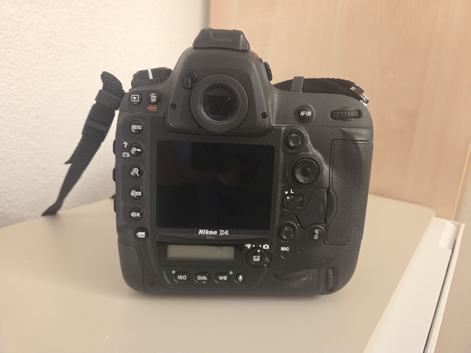 Nikon Objektive: Nikon Kamera, D4, Objekt Nikon 24 - 70mm, alles Original – Neu (gemäss Beschreibung) aus Ostermundigen von matthias20ch 1