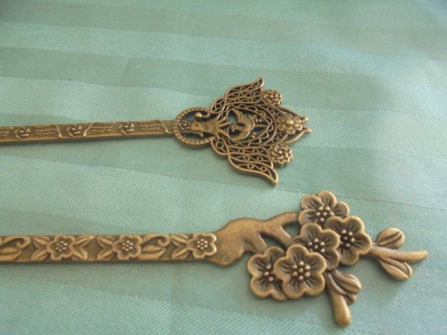 Accessori per capelli: 2 Haarnadeln Bronze mit Blumen – Usato da Hinwil venduto da Glasperlen 2