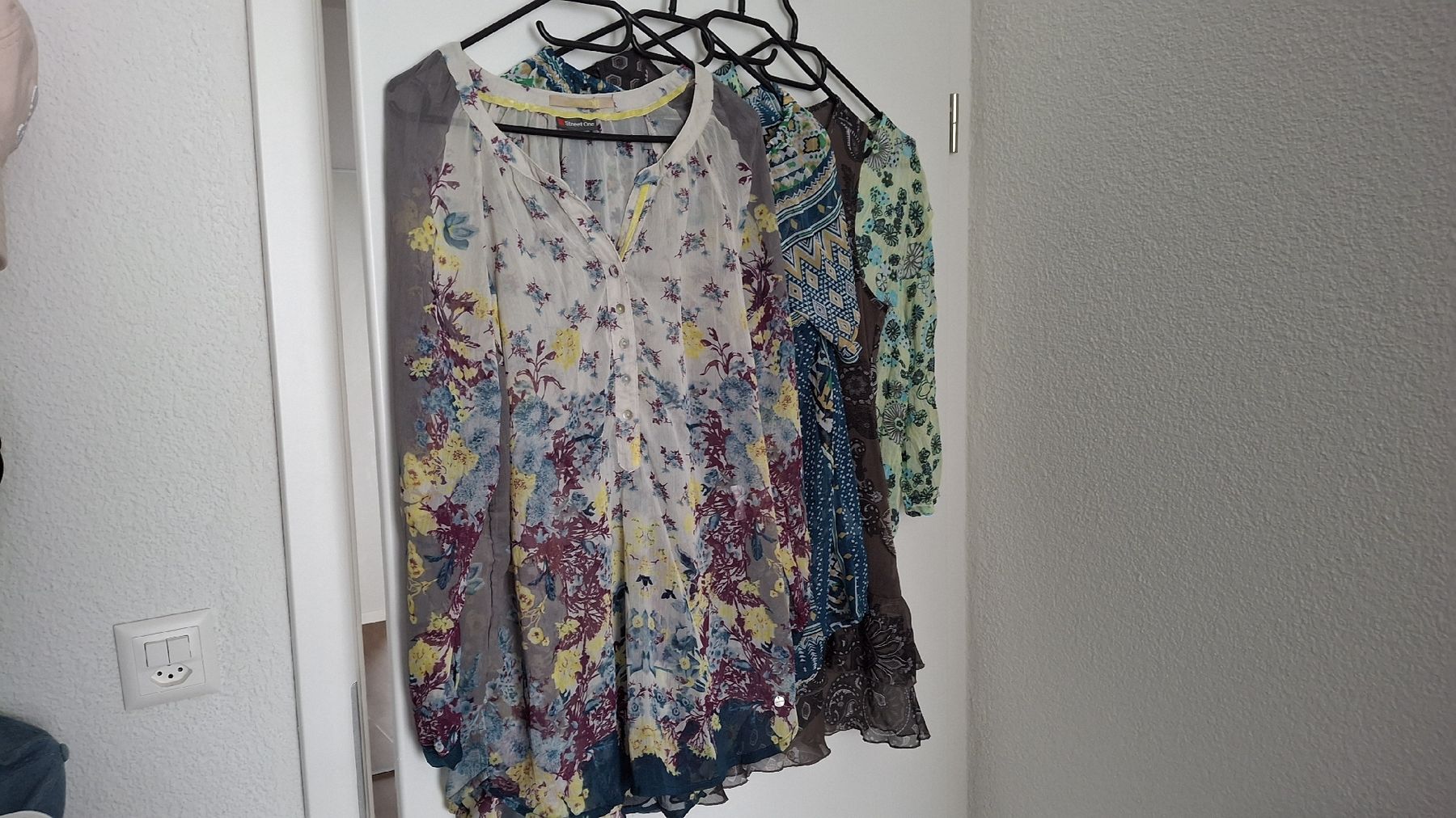 Kleiderpakete: kleiderpaket street one gr. 40 – Gebraucht aus Wil SG von FionaSmile
