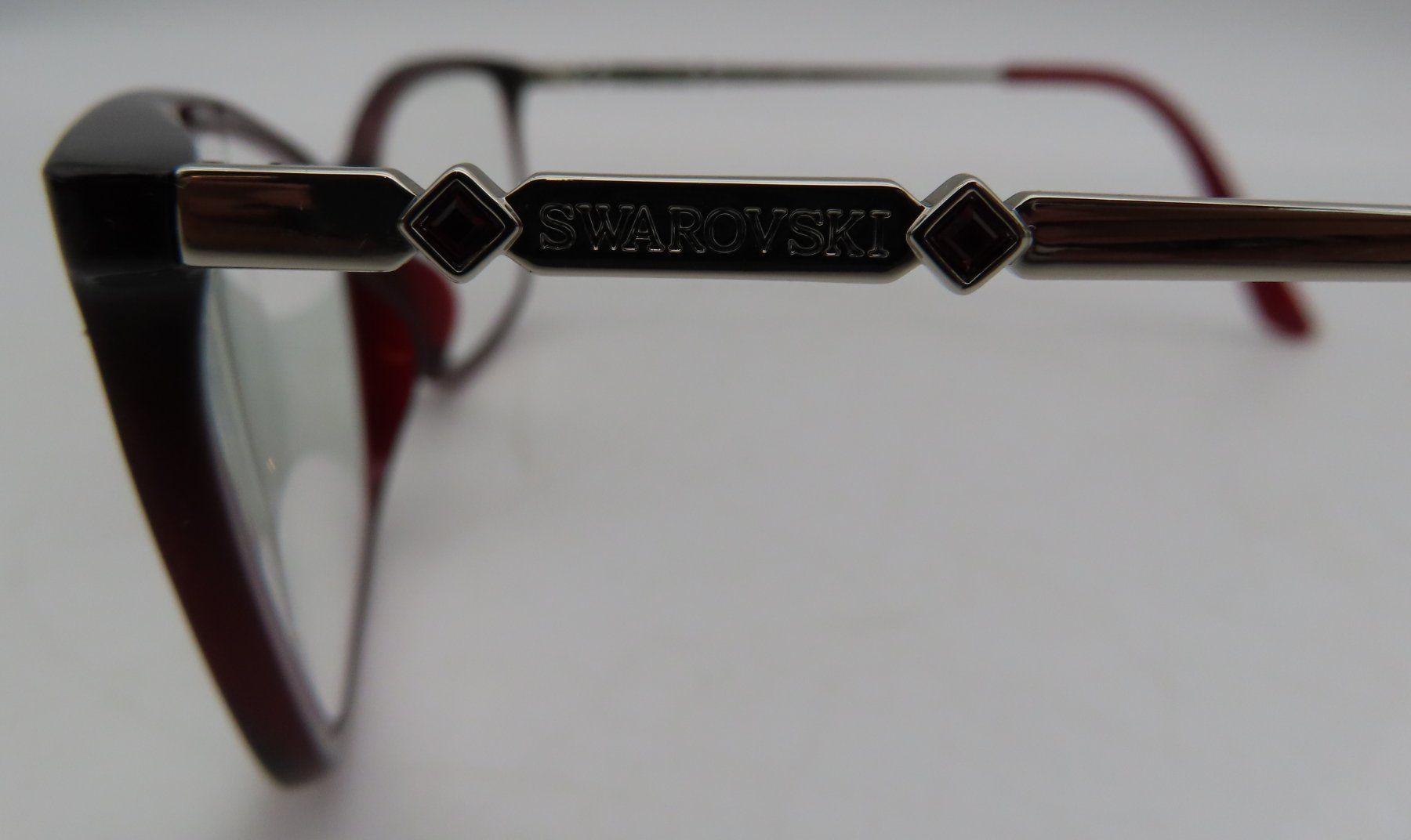 Swarovski Lunettes & Verres: Swarovski Damenbrille – D'occasion à Reinach BL par WBZ-Flohmarkt 8
