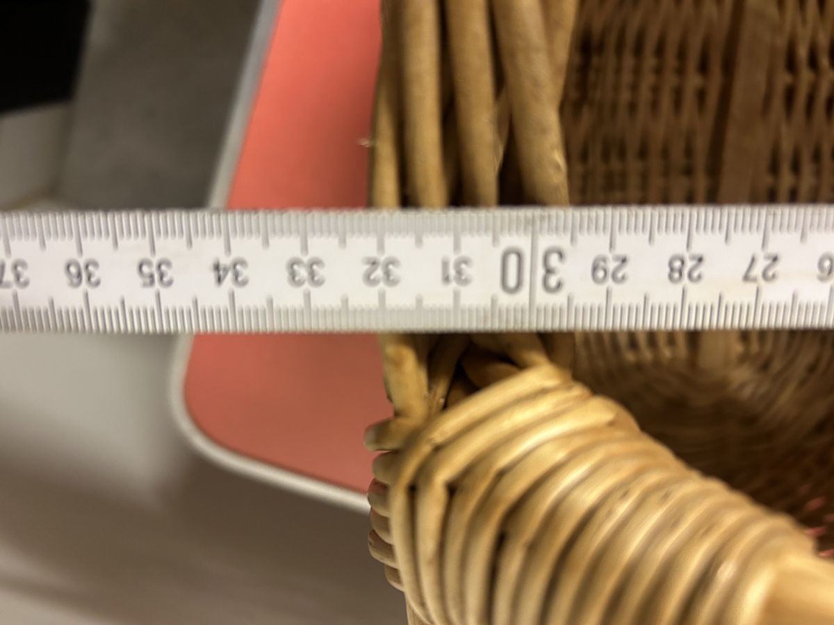 Autres articles pour la maison: Korb Rattankorb mit Henkel oval. – D'occasion à Lanzenhäusern par vic63 6