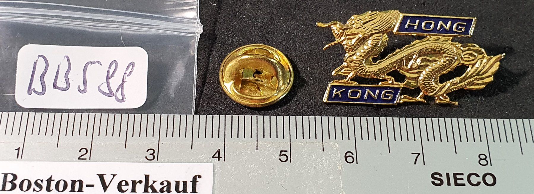 Placchette & Badge: BB588 - Pin Drache HONG KONG – Usato da Reinach BL venduto da Boston-Verkauf 1