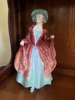 Vintage Royal Doulton Figurine "Margaret" 1946 - Summer Chic