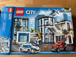 Lego City Polizeistation gross 60141