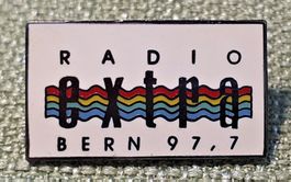 O521 - Pin RADIO extra BERN 97.7