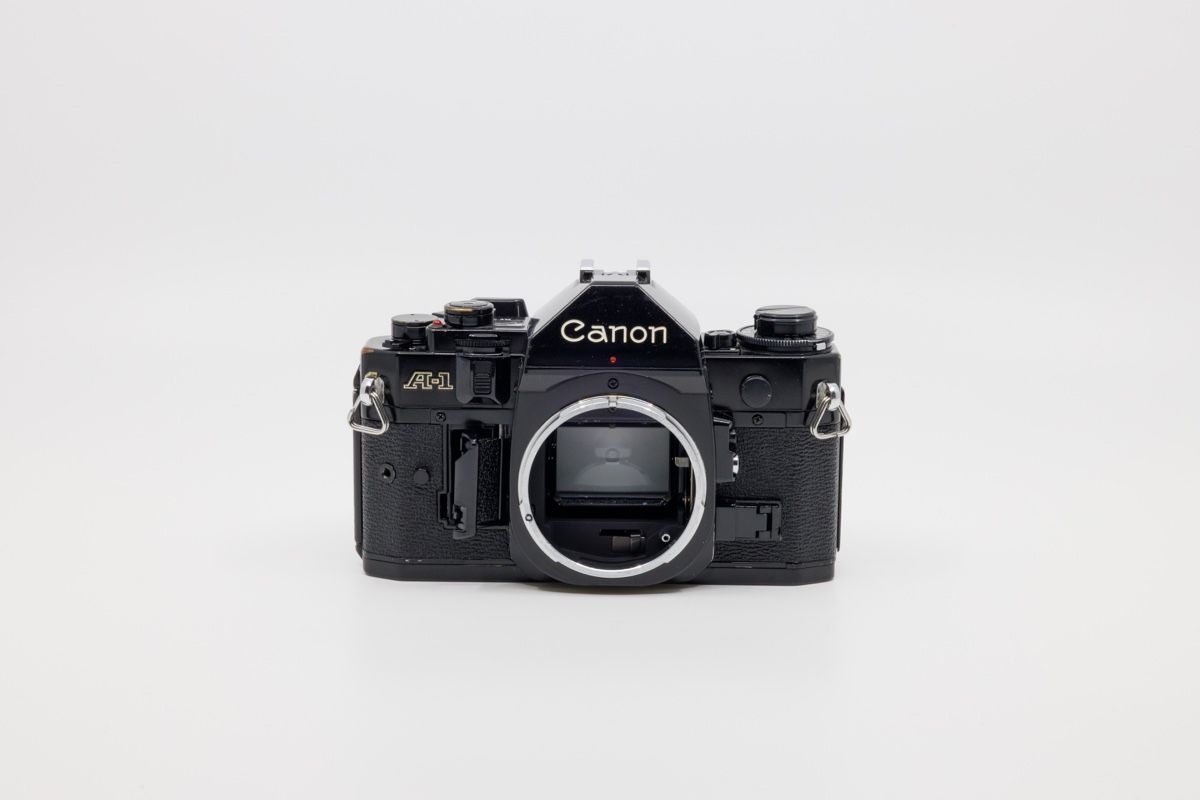 Canon Fotocamera: Canon A1 - Fonctionne avec défauts – Usato da Le Grand-Saconnex venduto da ril_p5bq