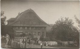LANDWIRTSCHAFT/BAUERNHAUS 1910 mit Fuhrwerk LU?