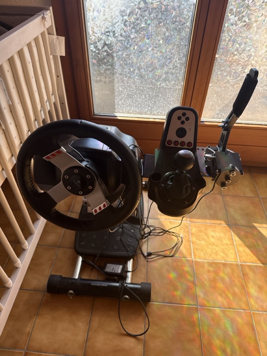 Controller: Volant de course Logitech et frein g27  – Usato da Le landeron venduto da tit_w6xq 1