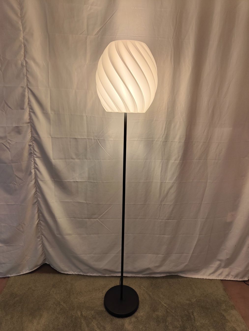 Lampen: Design-Ständerlampe «Schirm Model P» Atelier4B – Neu und originalverpackt aus Roggwil BE von atelier4b 2