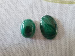 Grüne Steine zum Basteln oder für Schmuck