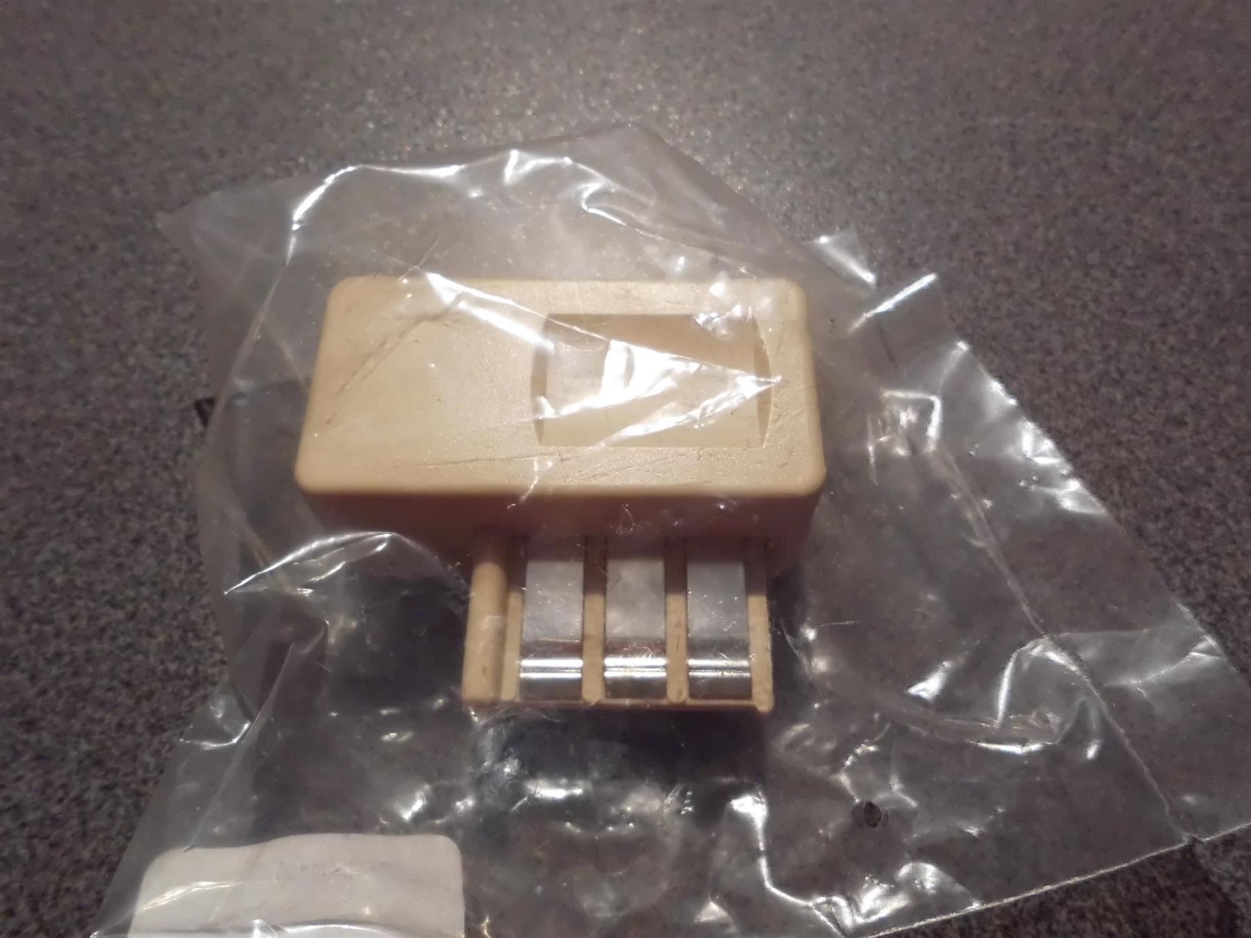 Alimentation électrique: Stecker hellbraun – D'occasion à Zürich par Motzkuh 1