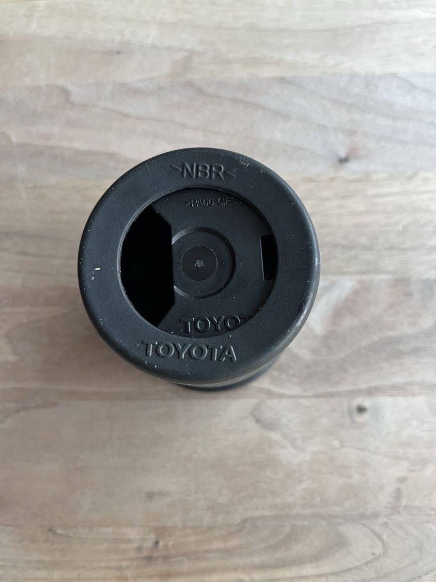 Toyota Tutti pezzi di ricambio auto: Toyota Aschenbecher Verso – Usato da Magden venduto da Jackevaro 4