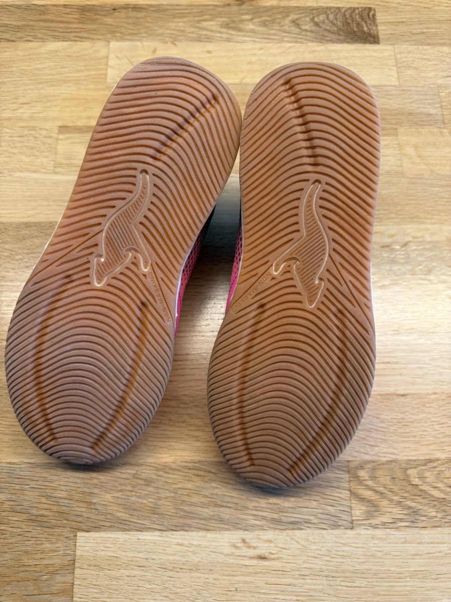 Schuhe für Mädchen: Sehr gut erhaltene Hallenturnschuhe – Gebraucht aus Hersiwil von Sheila1986 3