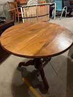 Table rustique en bois massif