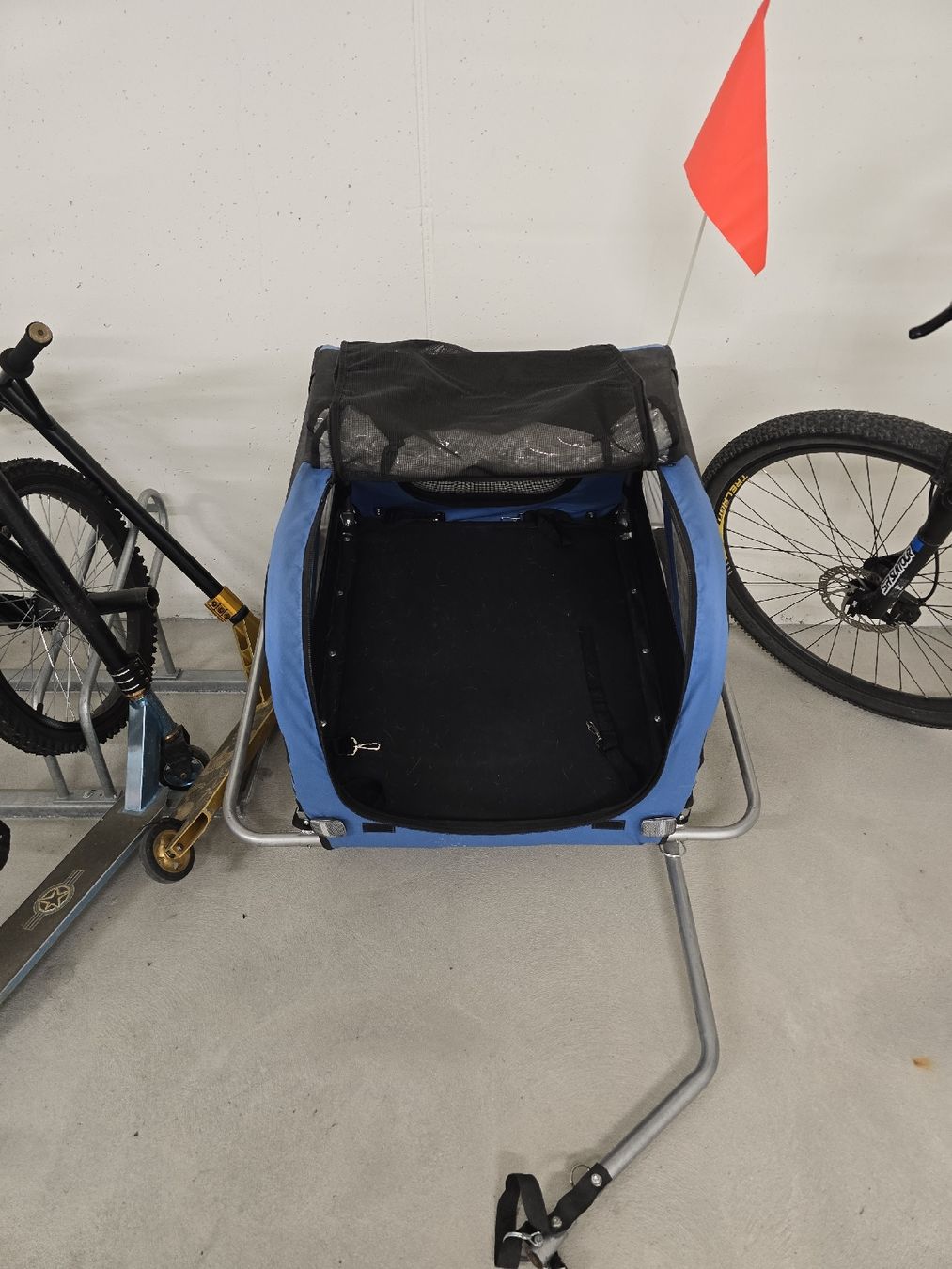 Rimorchi: Hunde Velo Anhänger  – Usato da Beinwil am See venduto da dia_wzr9 1