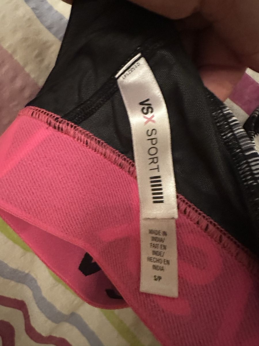 Victoria's Secret Tops: Victoria Secrets Sports Bra - S – Gebraucht aus Zürich von Bybyana 1