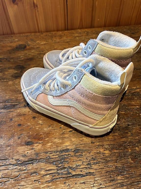 Scarpe per ragazzi: Basket chaussures Vans enfant 28 – Usato da Les Collons venduto da gehaisse