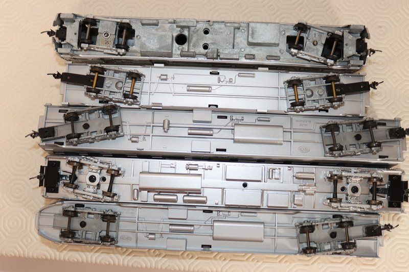 Modellini di ferrovie: 5 US Wagen ( 665 ) – Usato da Kerzers venduto da Winu64 8