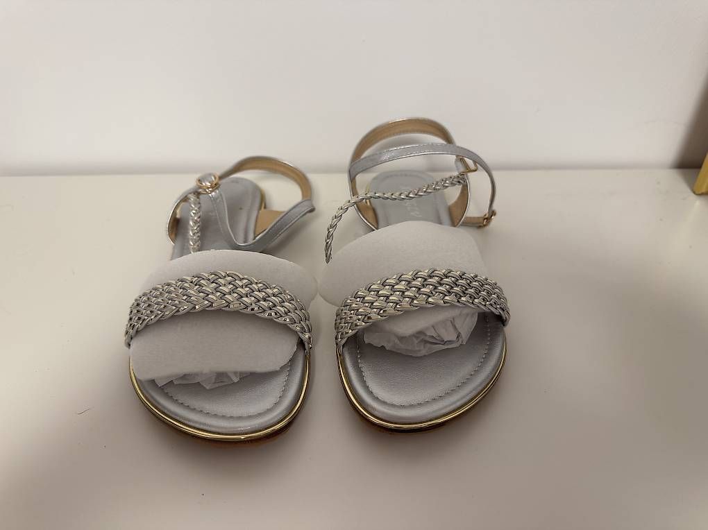 Scarpe da donna: Damen Sandalen  – Usato da Ruggell venduto da Foo87