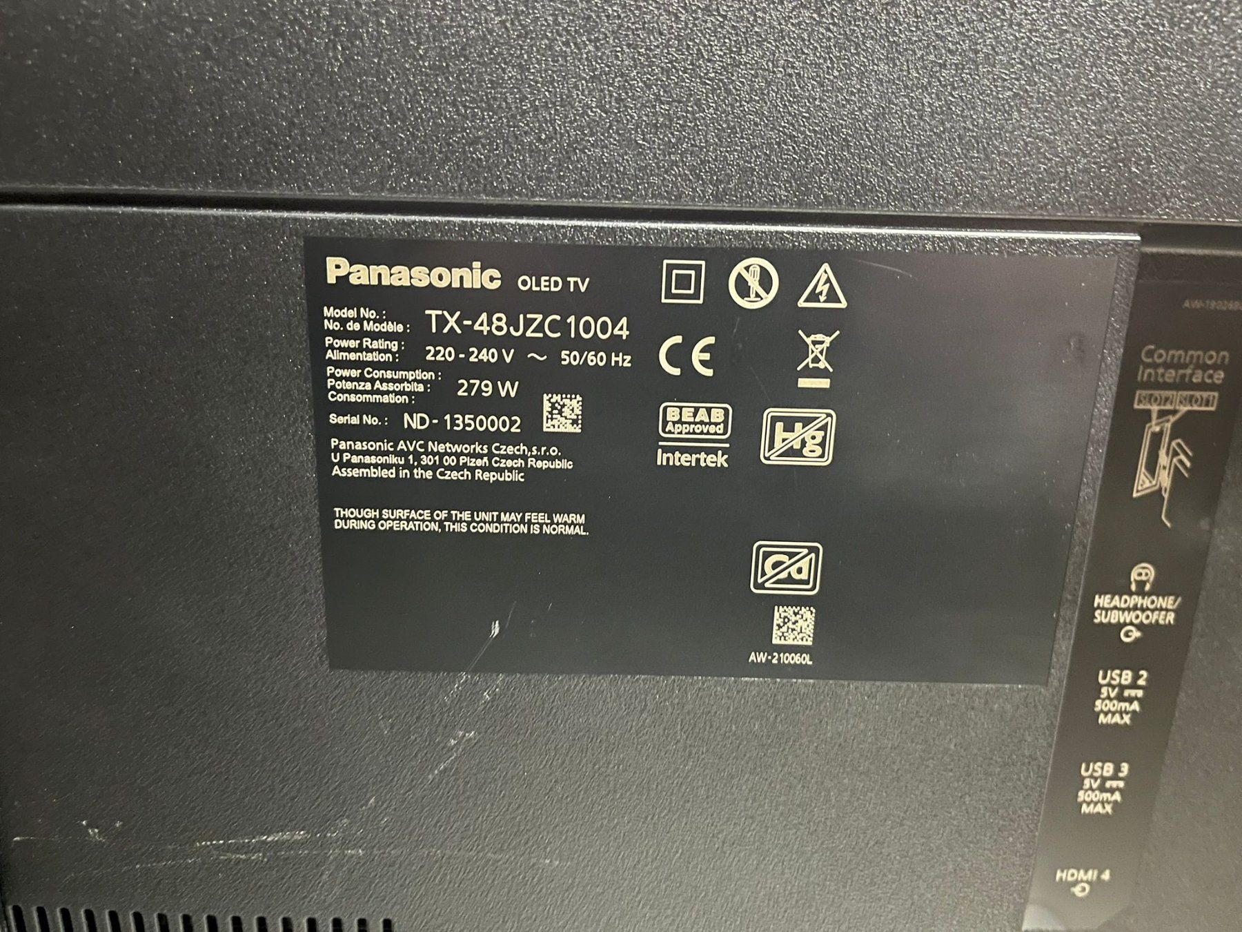 Panasonic Televisori: Panasonic OLED TV inkl. Möbel und Canton Lautsprecher – Usato da Lachen SZ venduto da fma8852 5