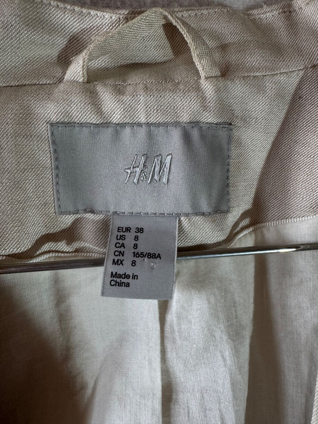 H&M Giacche: Blazer von H&M Gr. 38 – Usato da Grosswangen venduto da second_hand_dress 1
