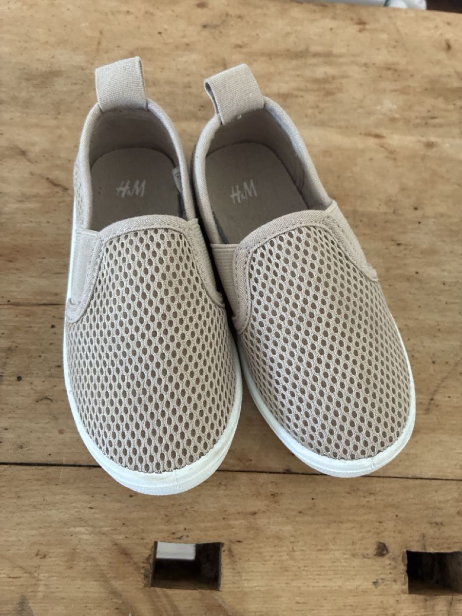H&M Chaussures hommes: Loafer / Slipper / Sneaker Gr 25 – D'occasion à Rifferswil par nahug