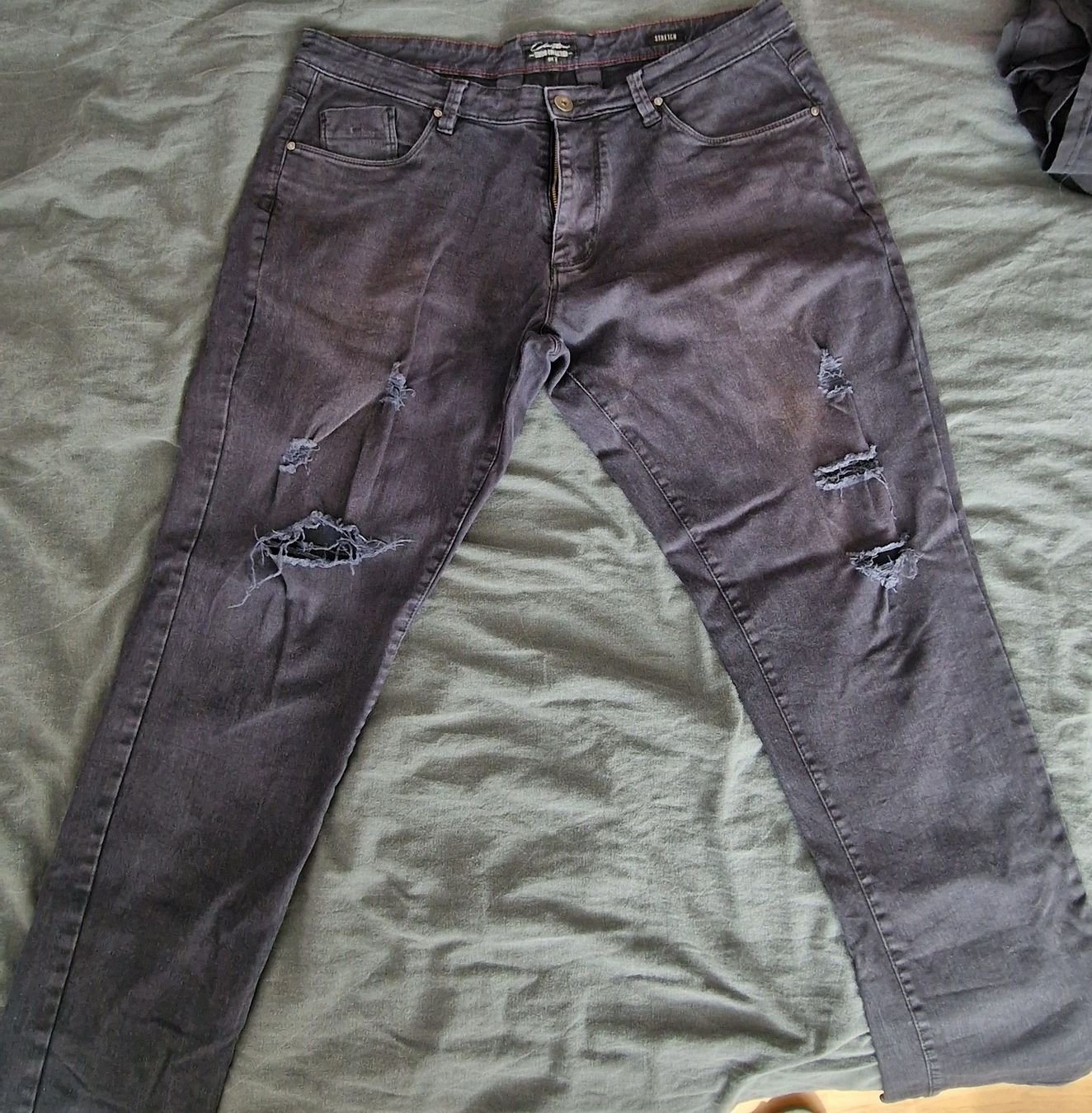 Jeans: Ripped schwarze Jeans – Usato da St. Gallen venduto da Riccardo_9200
