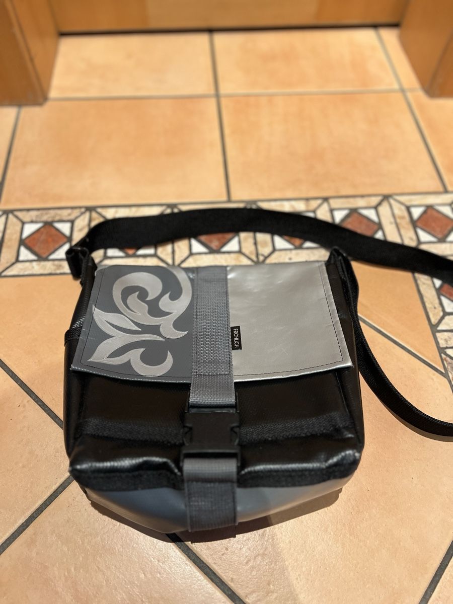 Borse da donna: Handtasche, Fröhlich, Schwarz – Usato da Grindelwald venduto da wand_24