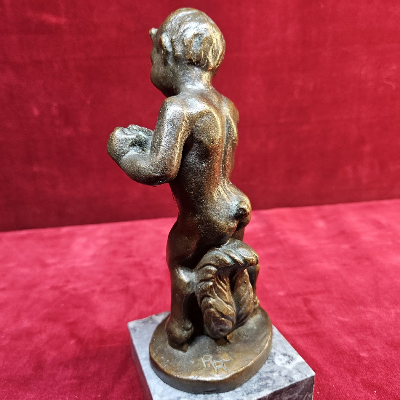 Statuette: Bronzefigur, Faun mit Eichhörnchen, Alt – Usato da Bözberg venduto da L-G 2