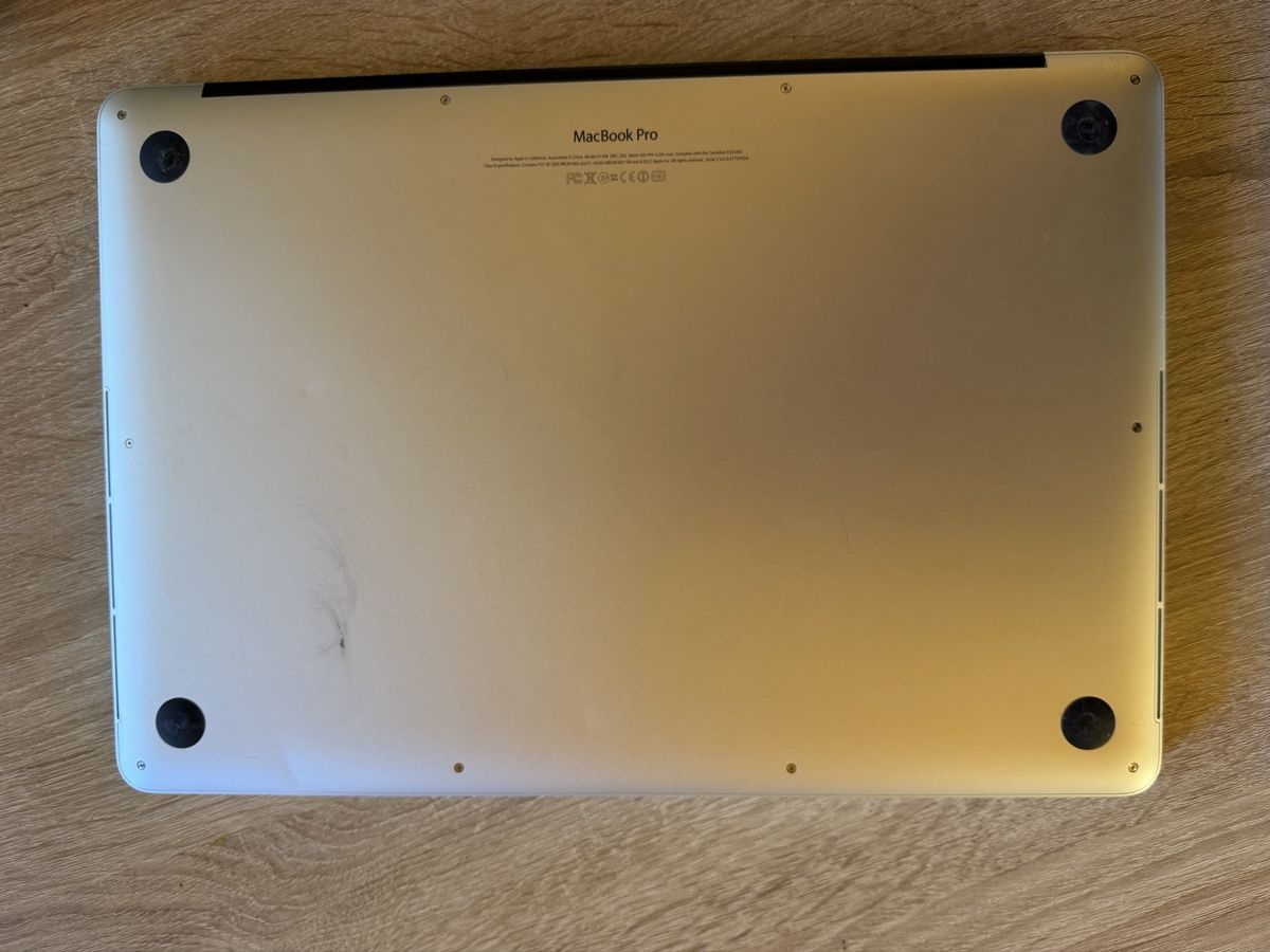 Apple Portables: MacBook pro 15 inch – D'occasion à Dulliken par Erfolgreich05 4