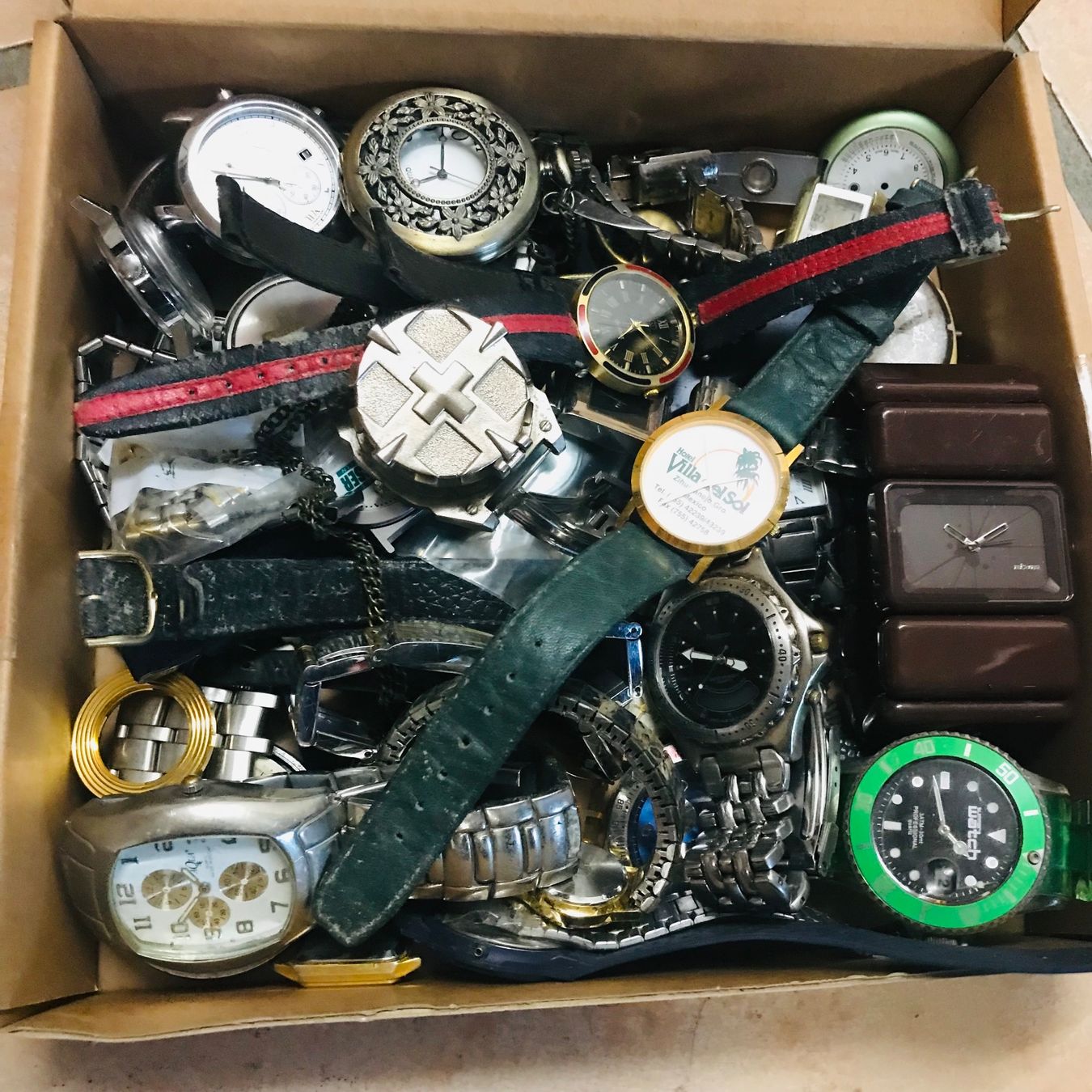 Orologi: UHREN Defekt – Difettoso da Oftringen venduto da Zofin365 1