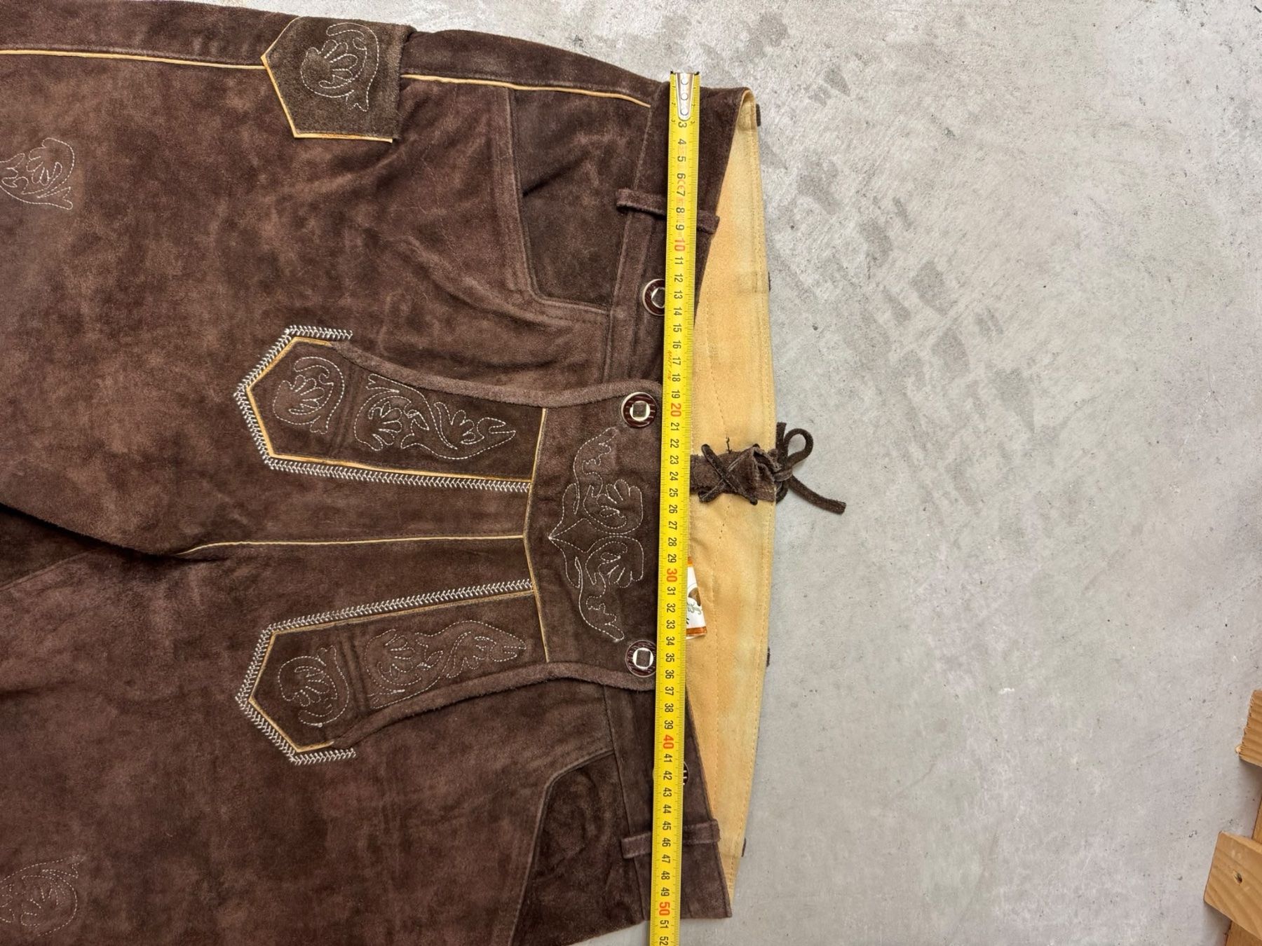 Pantaloni: Lederhosen – Usato da Zürich venduto da agu_jvw9 5