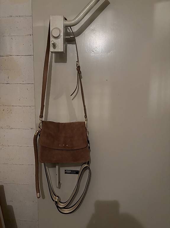 Borse da donna: Beck Söndergaard Tasche – Usato da Ennetbaden venduto da julija.