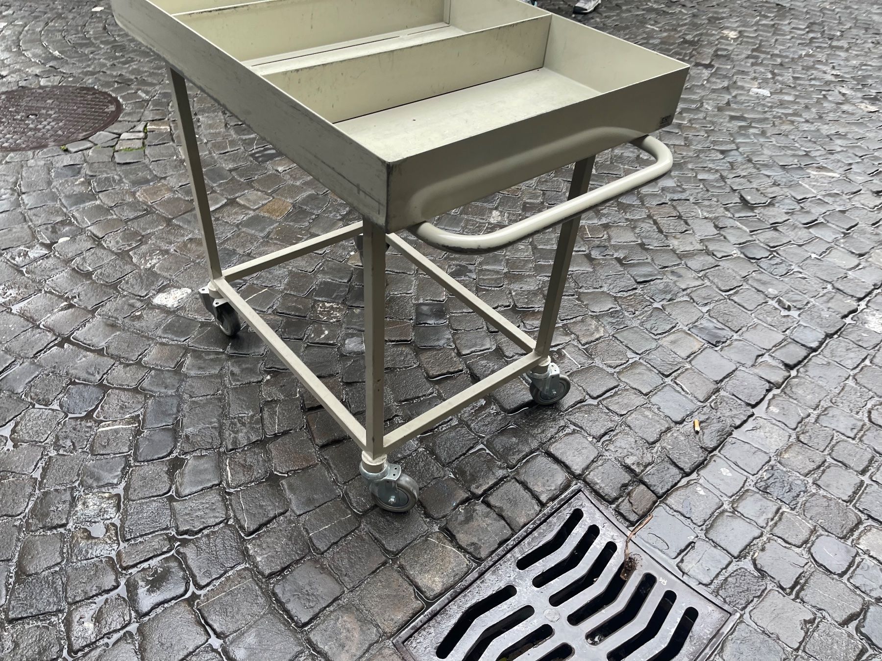 Durabase Sonstiges Tierzubehör: Garage oder Garage  Waage metal Lieferung moglich – Gebraucht aus Thun von Thuno6