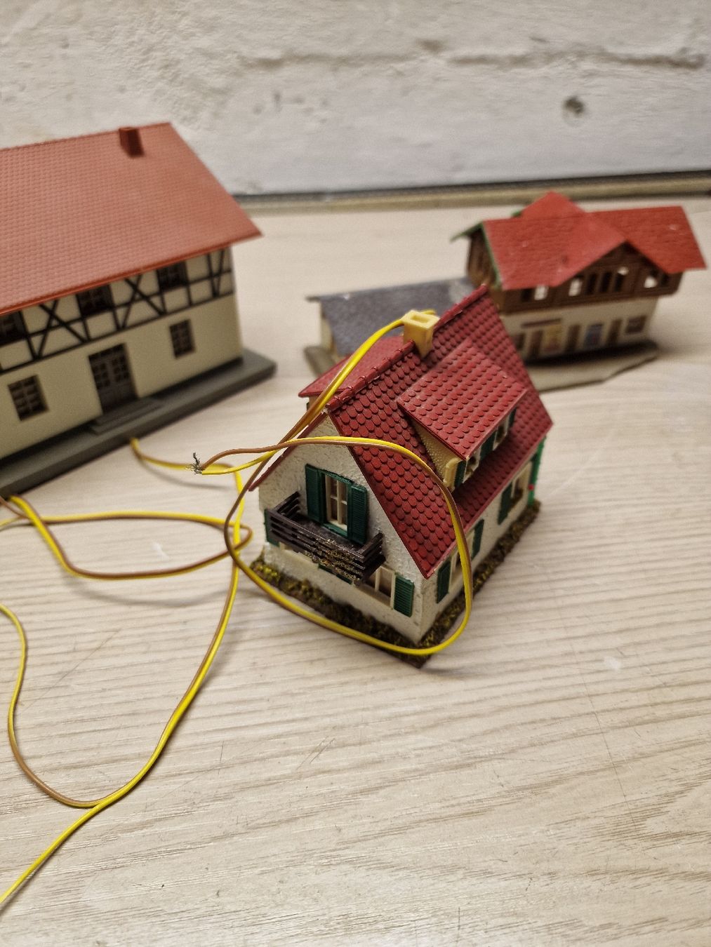 Modellini di ferrovie: Modelleisenbahn Häuser Konvolut – Usato da Herzogenbuchsee venduto da ioa_zcm6 3