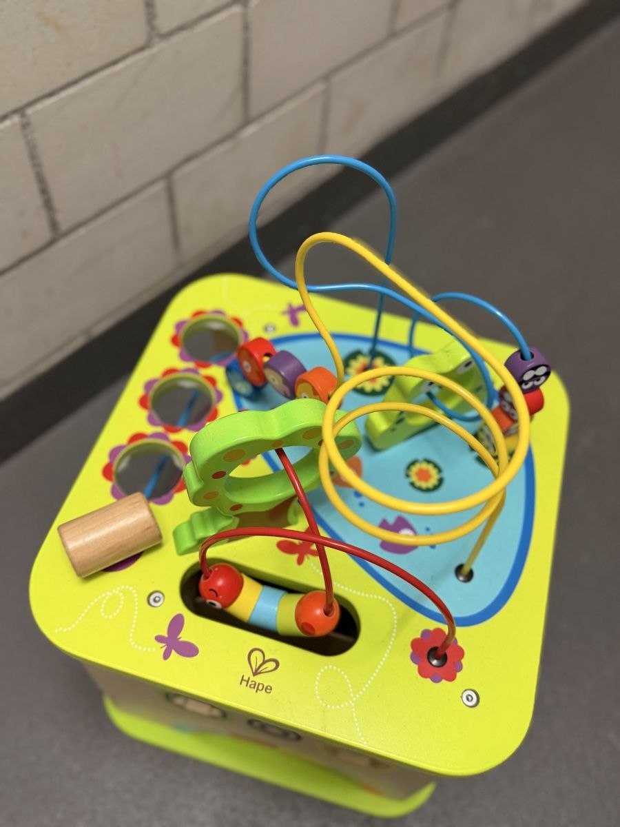 Hape Giocattoli: Hape Five-Sided Activity Cube - Great Fun for Babies! – Usato da Zürich venduto da SUJI21 5