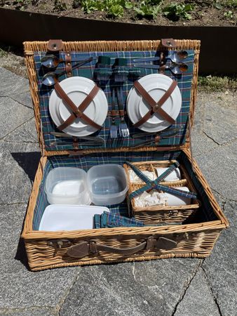 Picknickkorb Weide kariertes Innenfutter gebraucht guter Zus