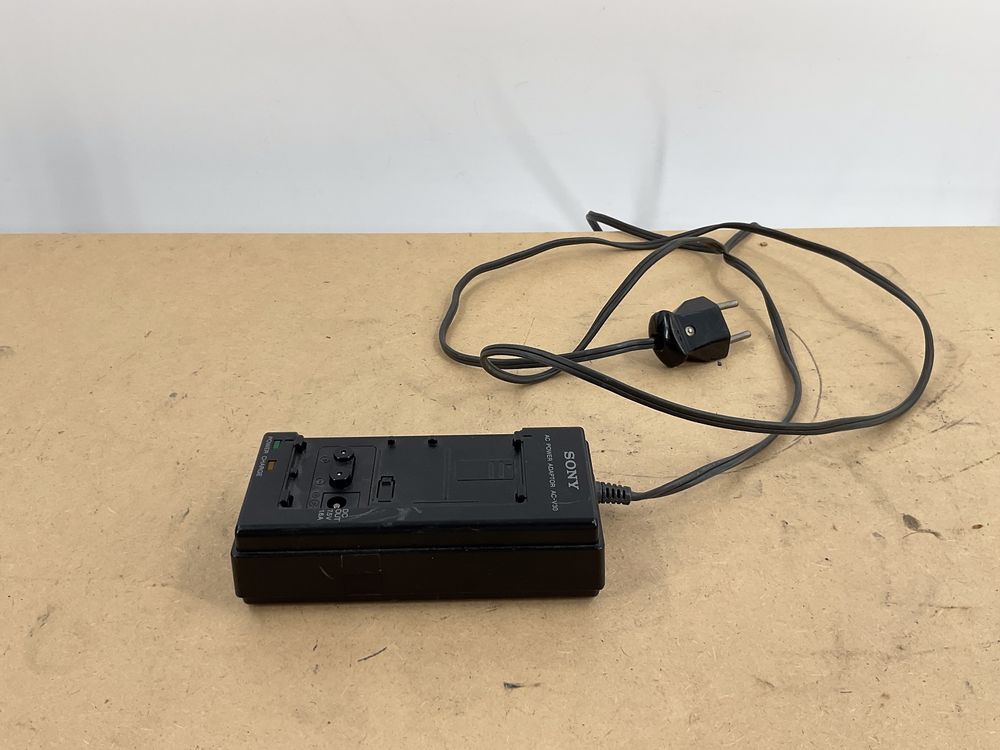 Sony AC power adaptor ACV30 ungetestet Kaufen auf Ricardo