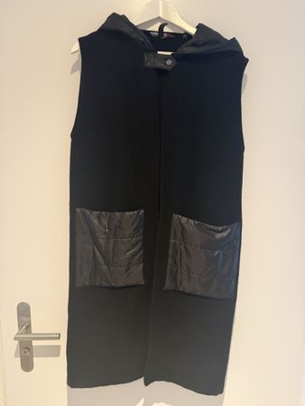 Marc Cain Weste aus Wolle mit Kapuze, Gr. N1. Top Zustand