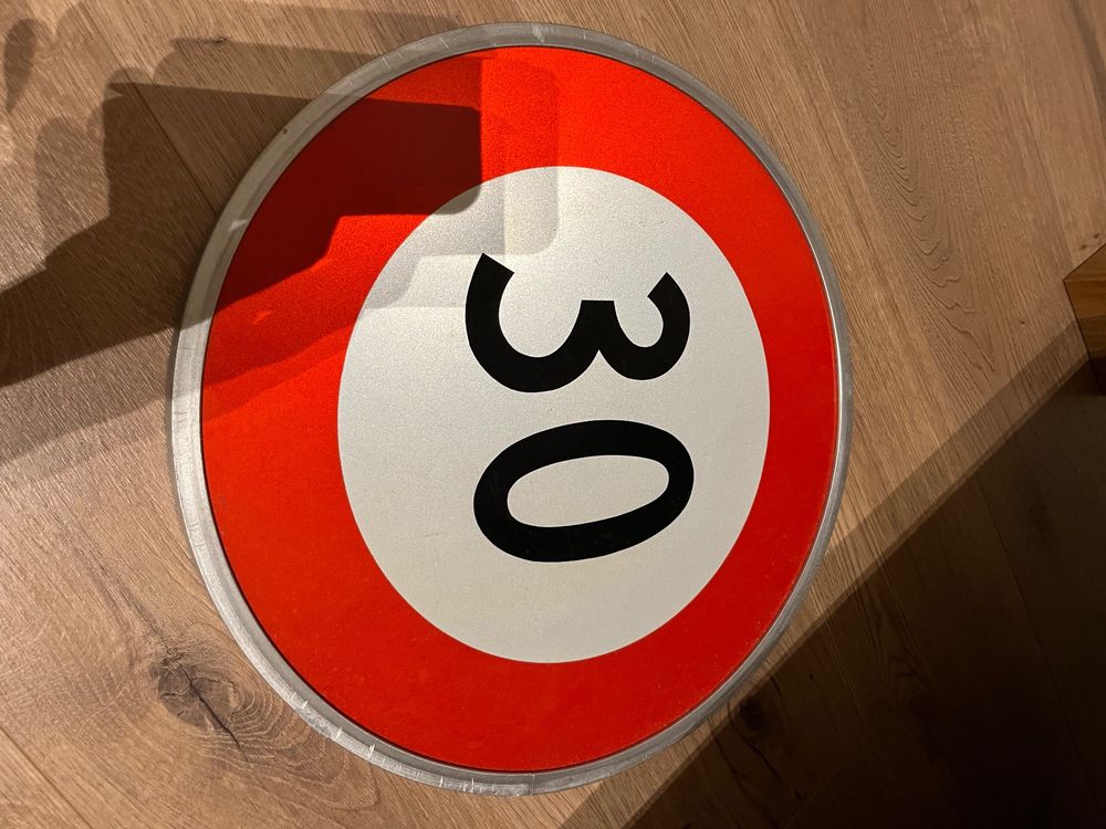 30-km-h-schild-kaufen-auf-ricardo