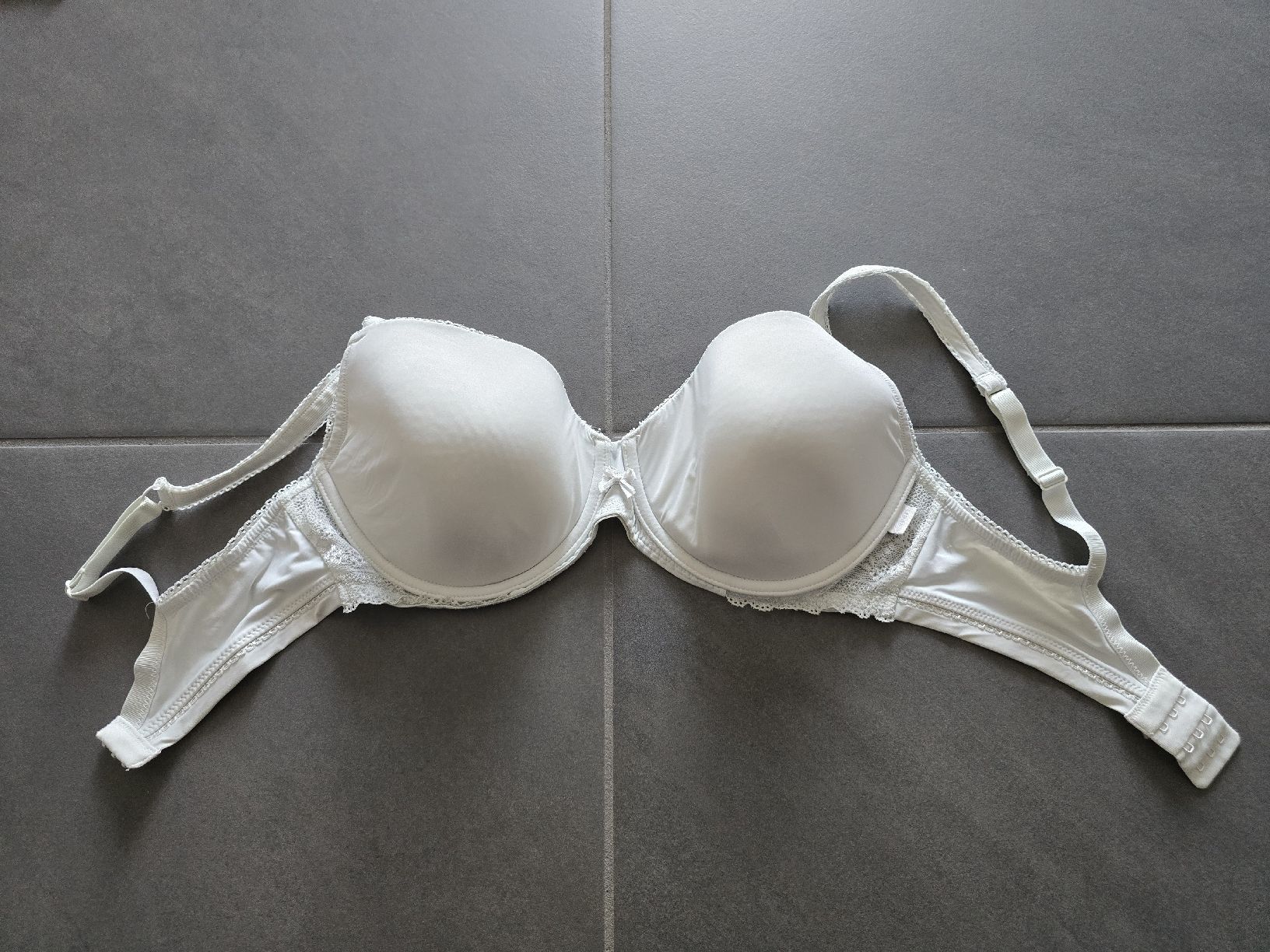Esprit Sonstige Unterwäsche: BH 75E weiss von Esprit – Gebraucht aus Füllinsdorf von master_mind