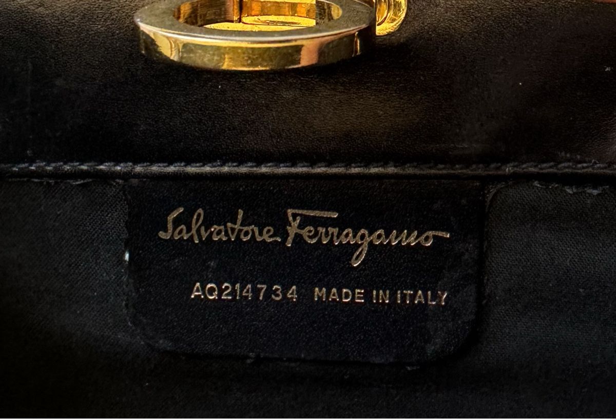 Salvatore Ferragamo Borse da donna: salvatore ferragamo crossbody bag – Usato da Rütihof venduto da mya_we 4