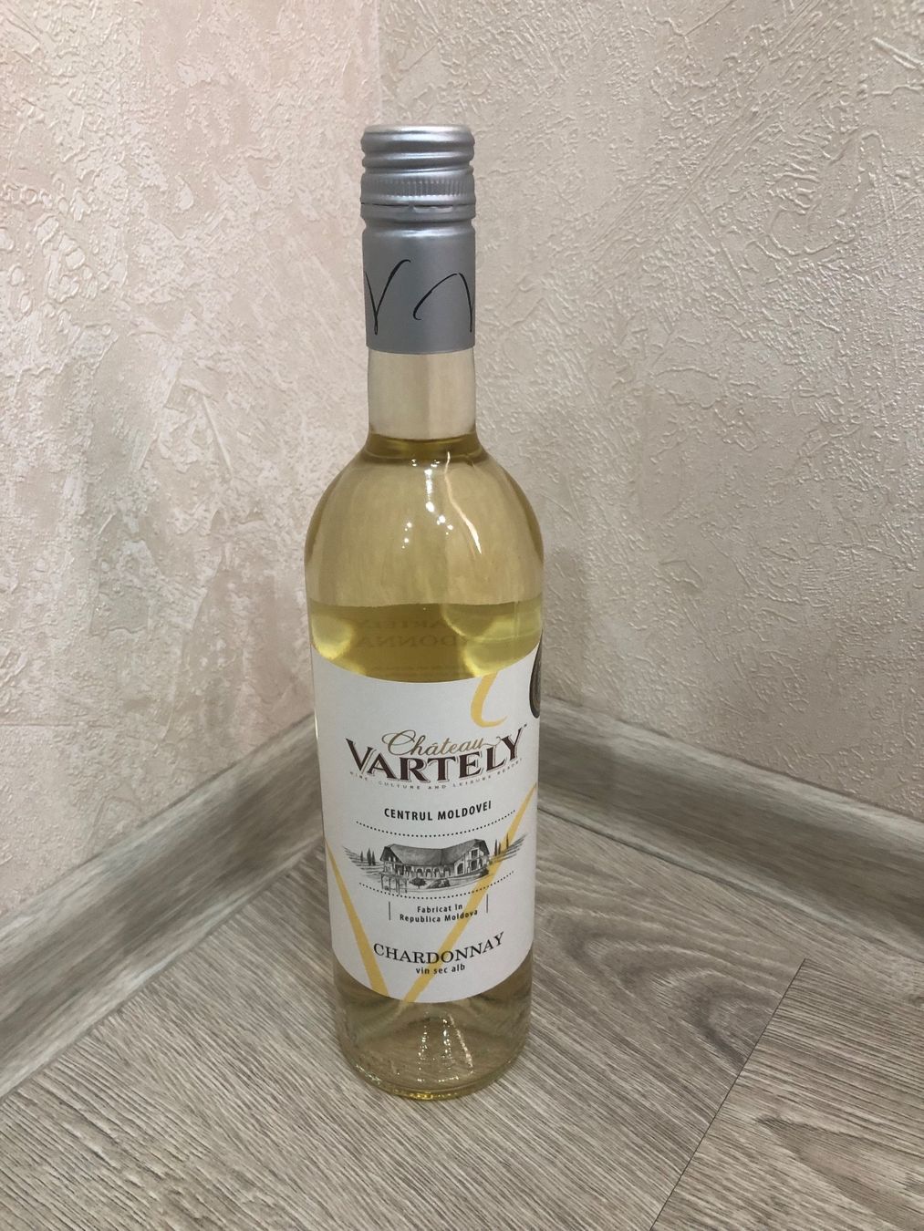 Vino: Château Vartely Chardonnay 2022 – Nuovo e nell'imballaggio originale da Wald ZH venduto da mlnt 2